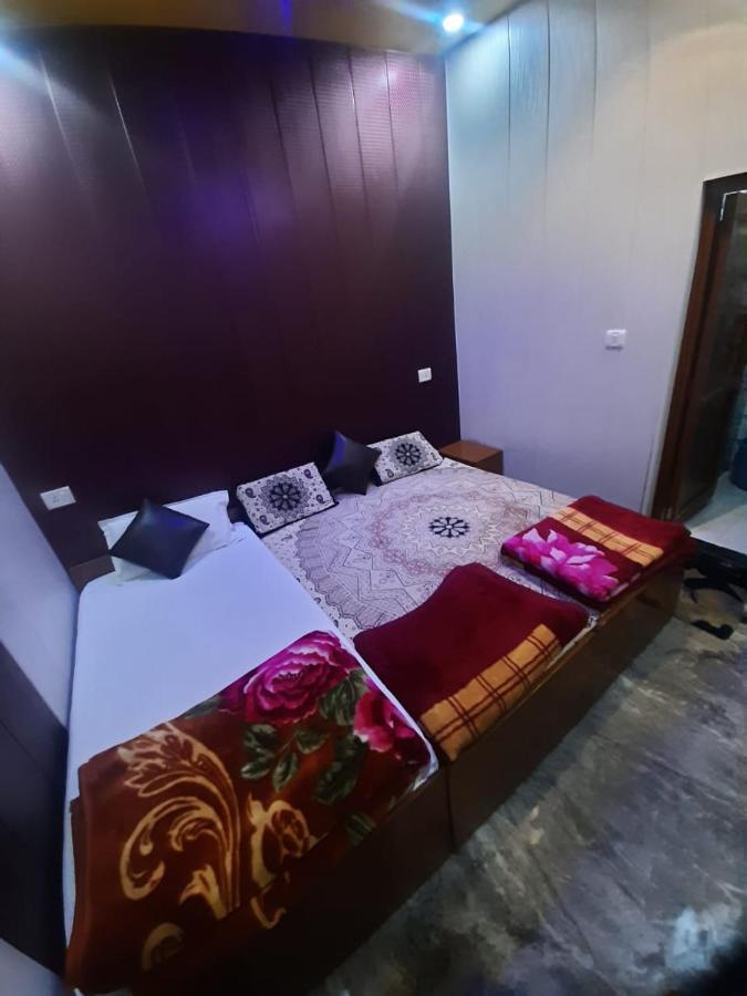 Friends Guest House & Hostel Агра Екстер'єр фото